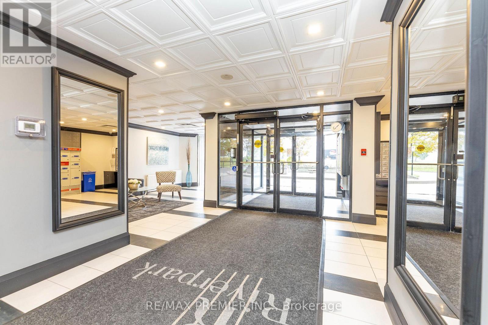 907 - 600 Rexdale Boulevard, Toronto, Ontario  M9W 6T4 - Photo 5 - W12642952