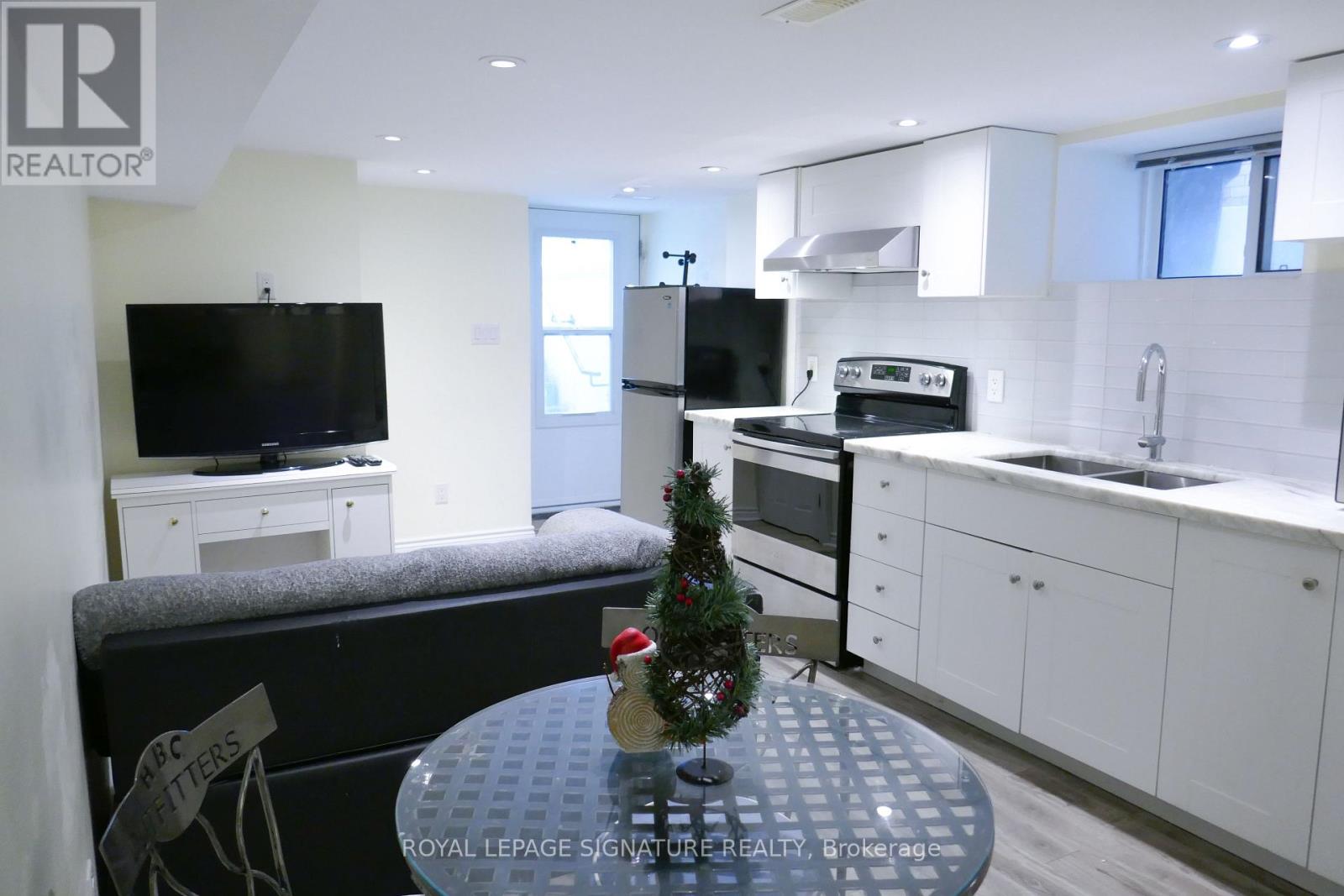 LOWER - 47 BOON AVENUE, Toronto, Ontario