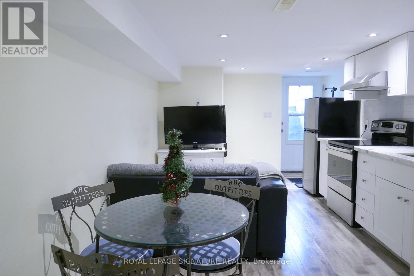 Lower - 47 Boon Avenue, Toronto, Ontario  M6E 3Z2 - Photo 4 - W12642966