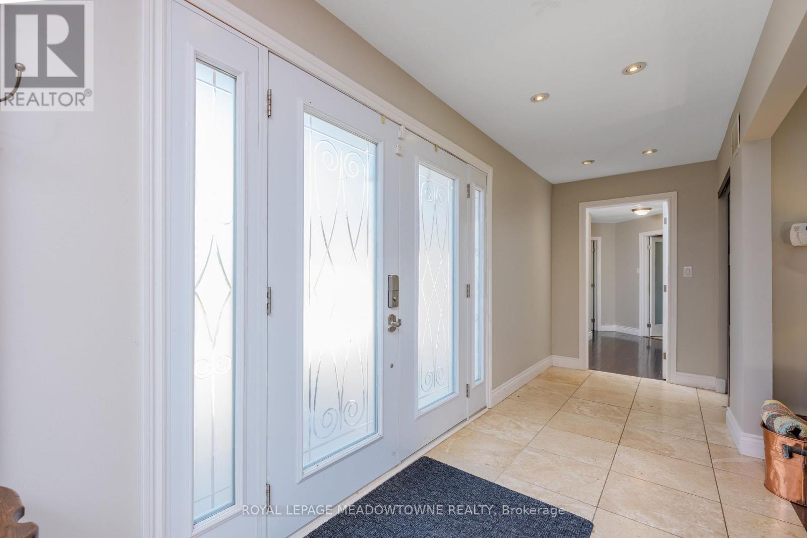 1 Cassidy Lane, Caledon, Ontario  L7C 1P5 - Photo 5 - W12642986