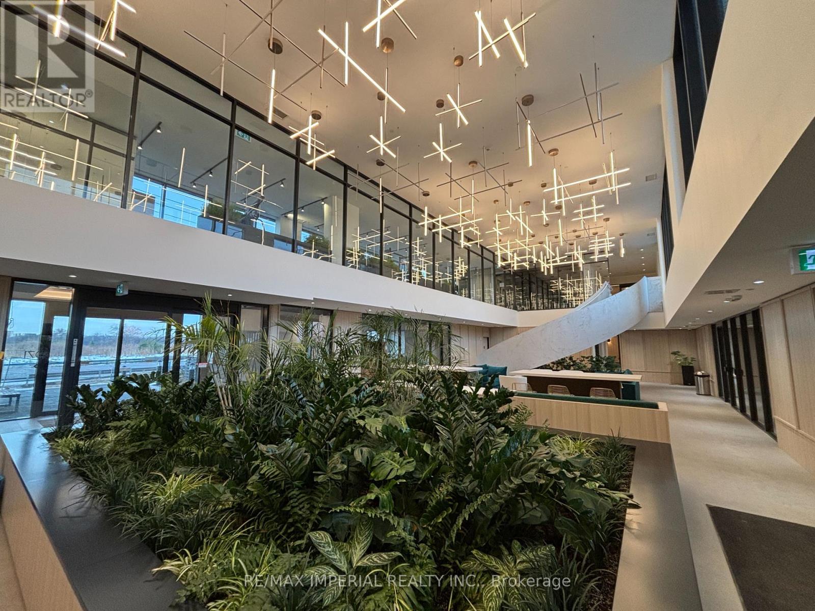 706 - 3071 Trafalgar Road, Oakville, Ontario  L6H 8C6 - Photo 3 - W12642988