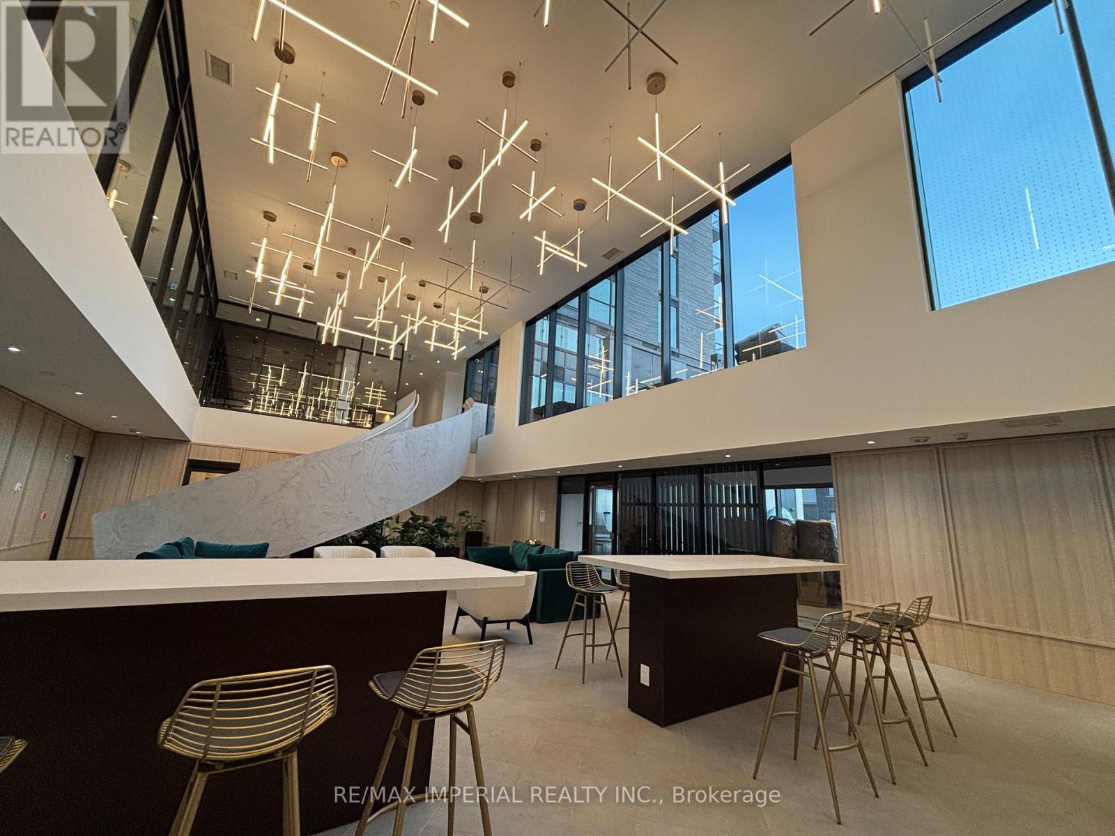 706 - 3071 Trafalgar Road, Oakville, Ontario  L6H 8C6 - Photo 4 - W12642988