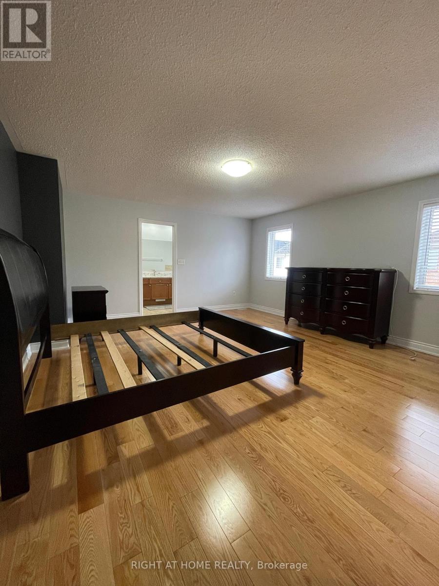 230 Fandango Drive, Brampton, Ontario  L6X 0M1 - Photo 20 - W12642992