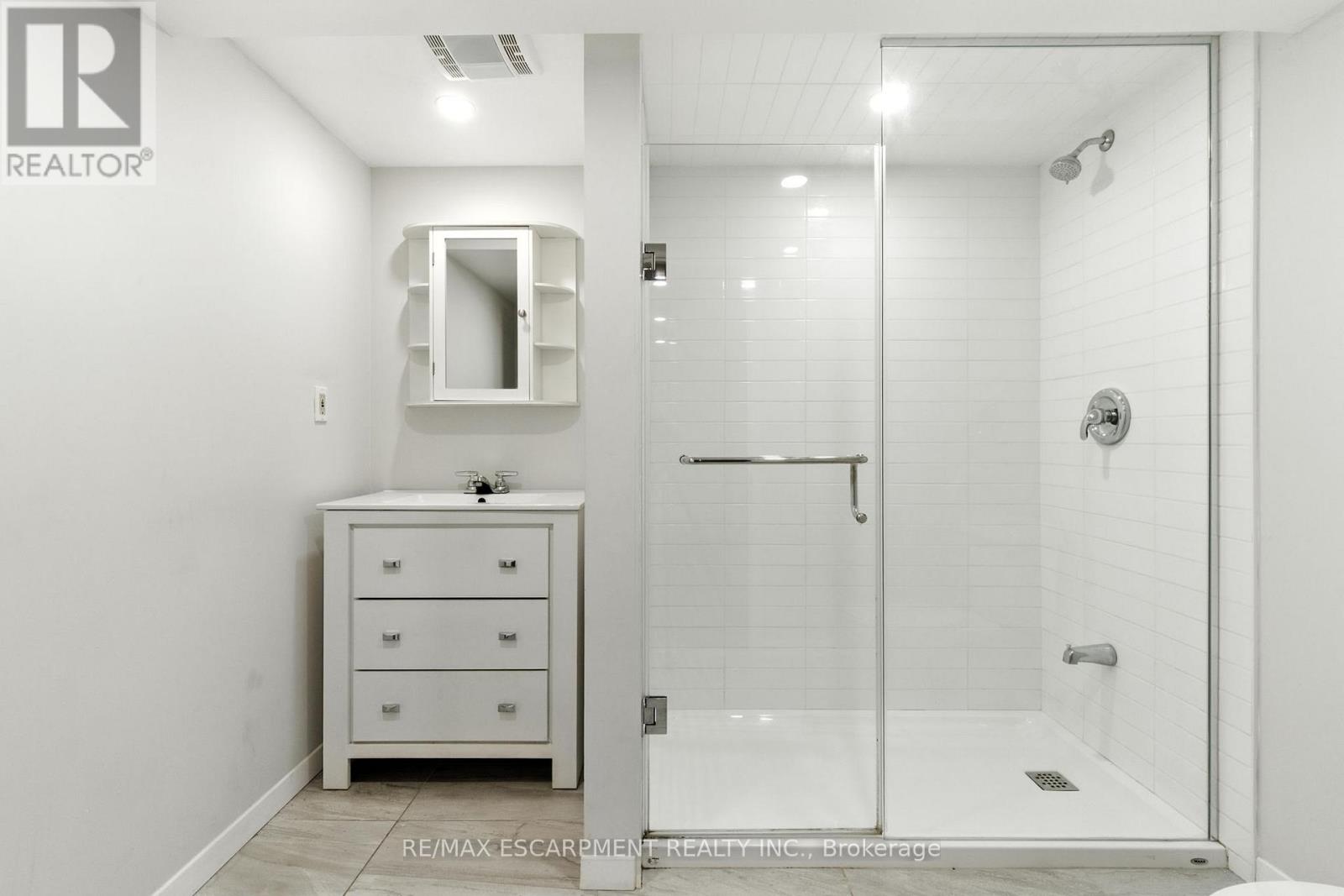 1624 Gallant Drive, Mississauga, Ontario  L5H 3S8 - Photo 38 - W12643000