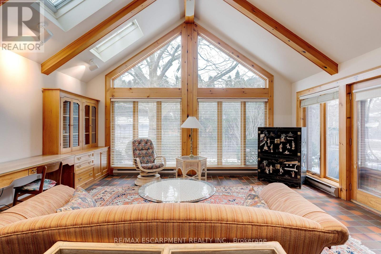 238 Penn Drive, Burlington, Ontario  L7N 2B8 - Photo 17 - W12643006