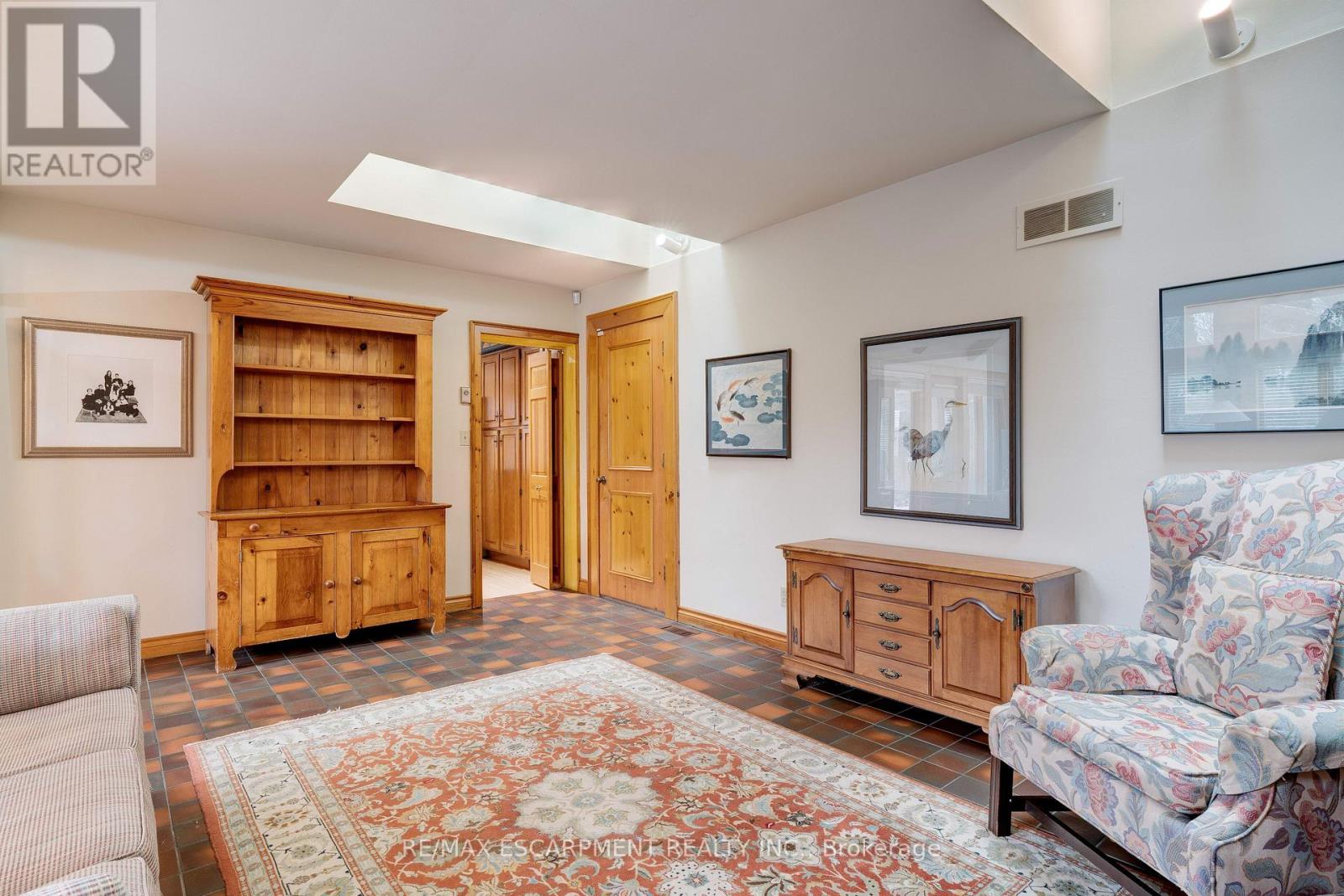 238 Penn Drive, Burlington, Ontario  L7N 2B8 - Photo 18 - W12643006