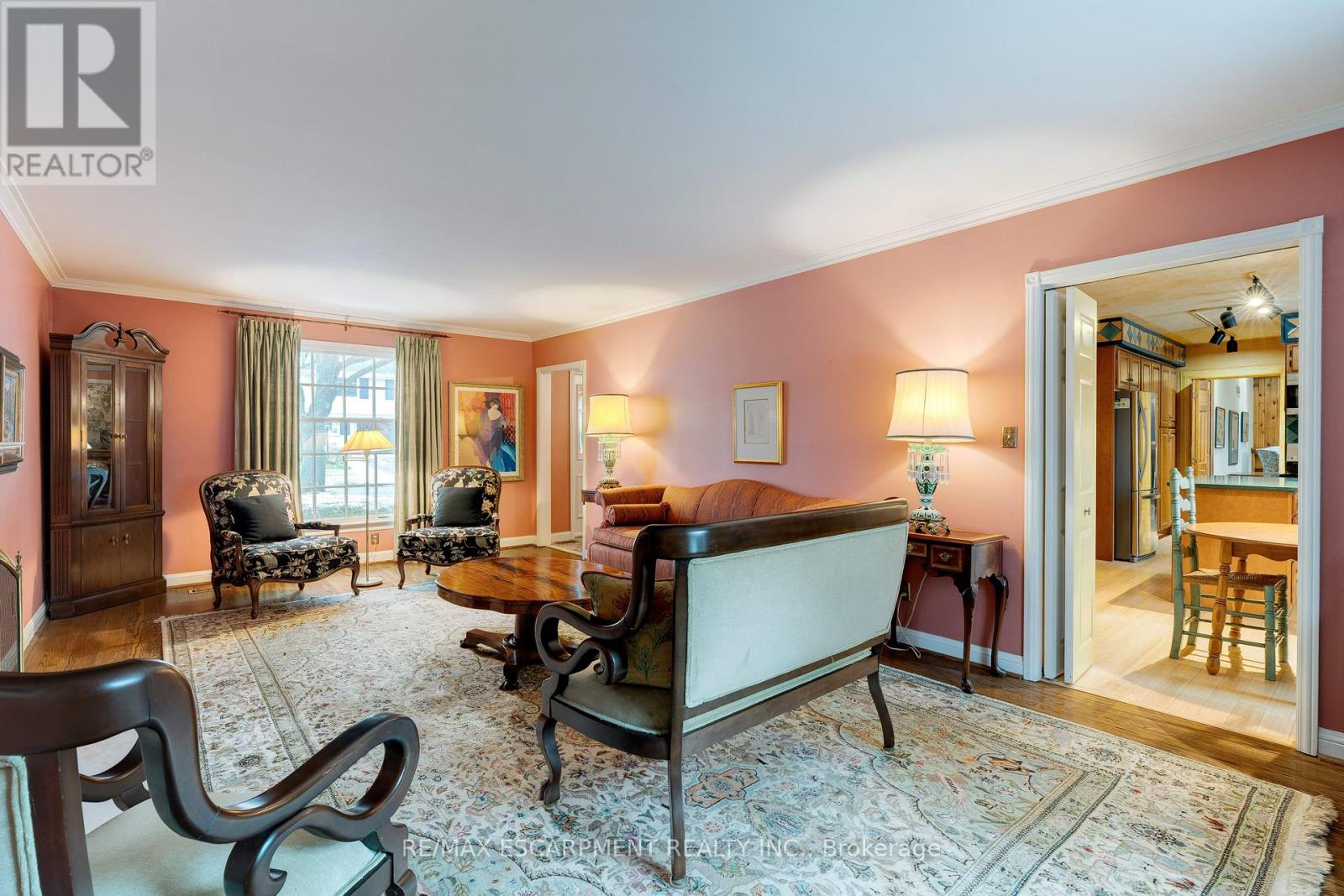 238 Penn Drive, Burlington, Ontario  L7N 2B8 - Photo 6 - W12643006