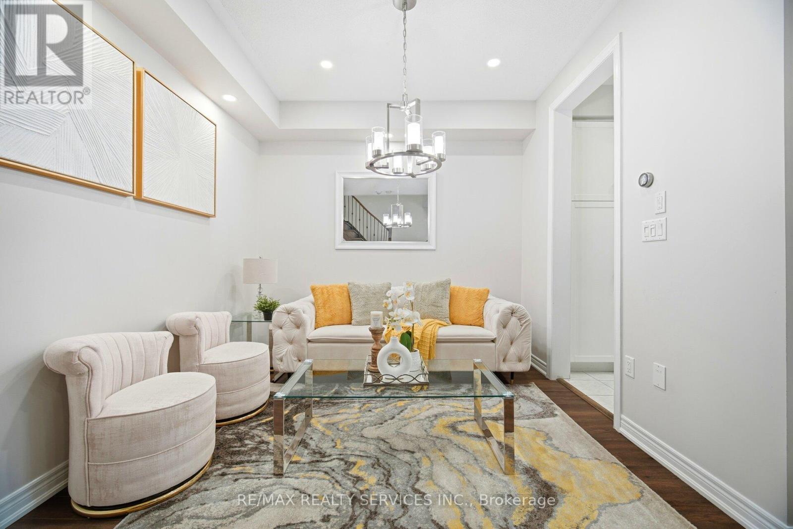 40 Abigail Crescent, Caledon, Ontario  L7C 4C7 - Photo 3 - W12643028