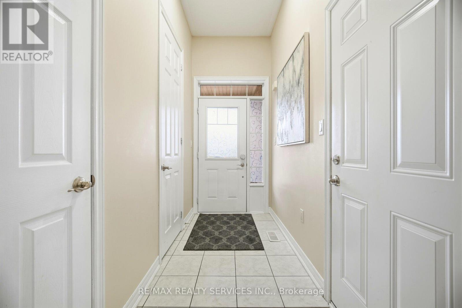 40 Abigail Crescent, Caledon, Ontario  L7C 4C7 - Photo 5 - W12643028