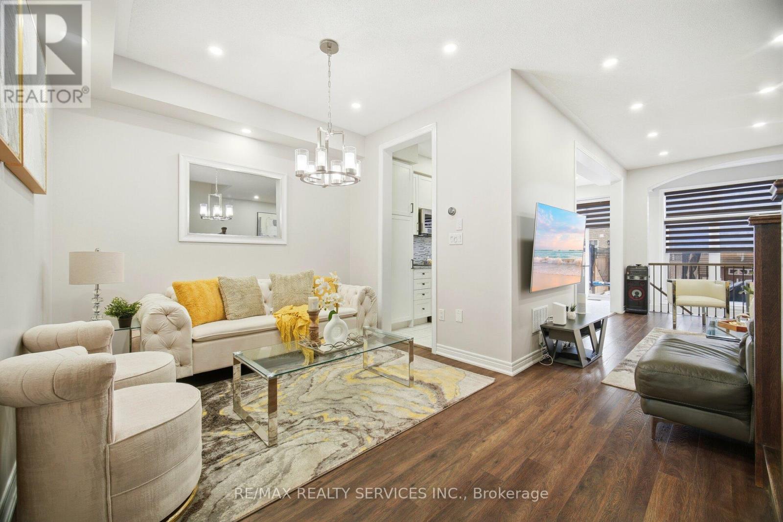 40 Abigail Crescent, Caledon, Ontario  L7C 4C7 - Photo 7 - W12643028