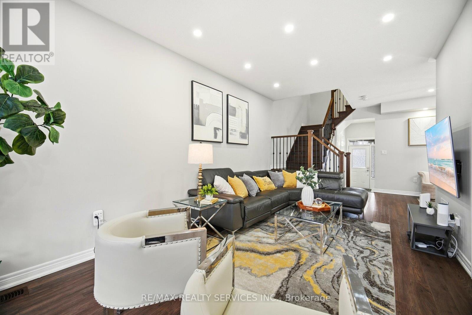 40 Abigail Crescent, Caledon, Ontario  L7C 4C7 - Photo 8 - W12643028