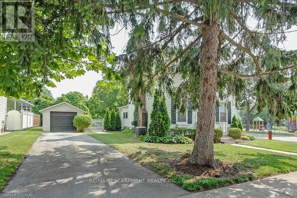 491 Pearl Street, Burlington, Ontario  L7R 2N4 - Photo 2 - W12643044