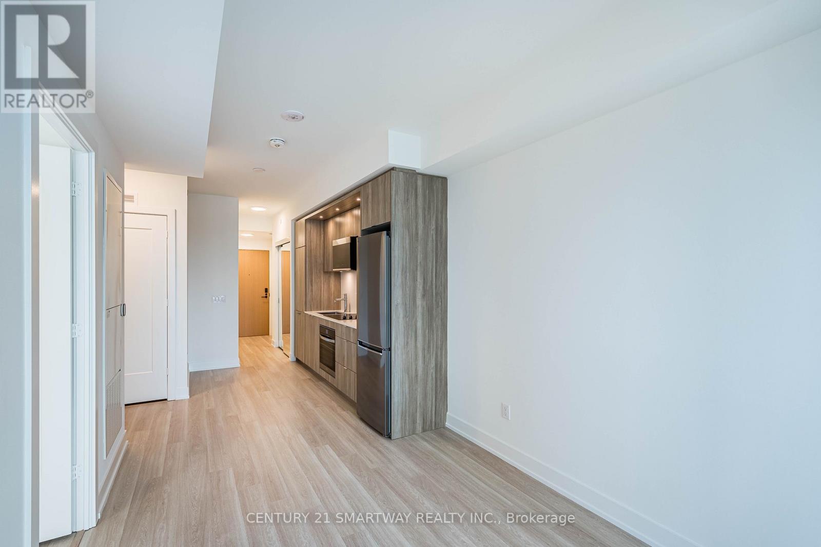 911 - 60 Central Park Roadway, Toronto, Ontario  M9A 0E6 - Photo 13 - W12643052