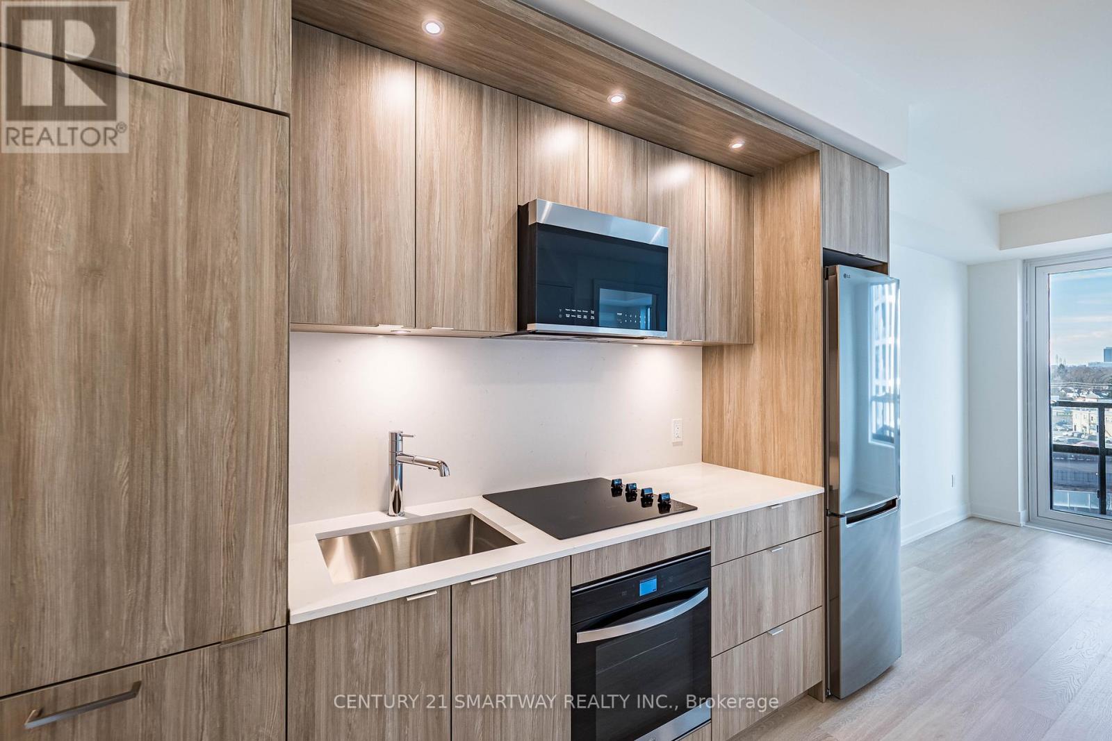 911 - 60 Central Park Roadway, Toronto, Ontario  M9A 0E6 - Photo 18 - W12643052