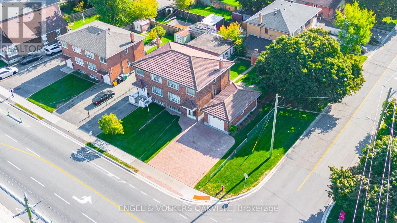 183 Vodden Street E, Brampton, Ontario  L6V 1M9 - Photo 8 - W12643054