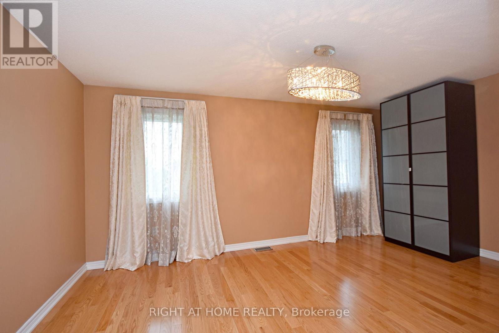 6612 Blackheath Ridge, Mississauga, Ontario  L5W 1Z7 - Photo 10 - W12643066