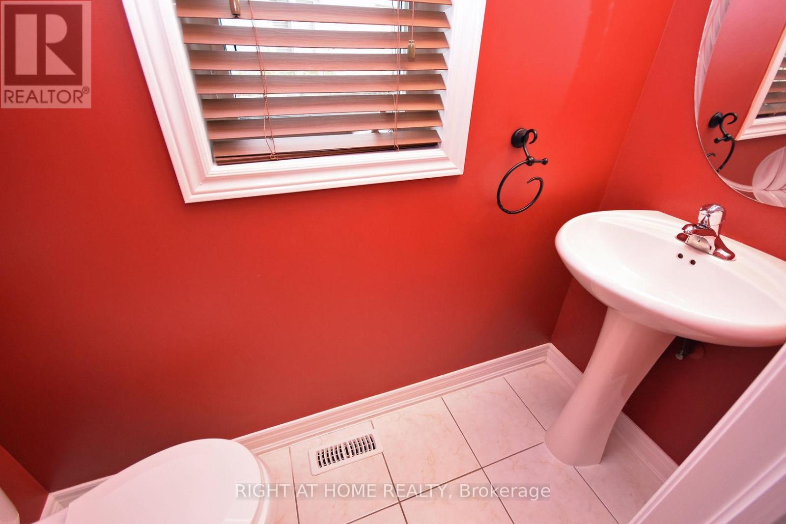 6612 Blackheath Ridge, Mississauga, Ontario  L5W 1Z7 - Photo 9 - W12643066