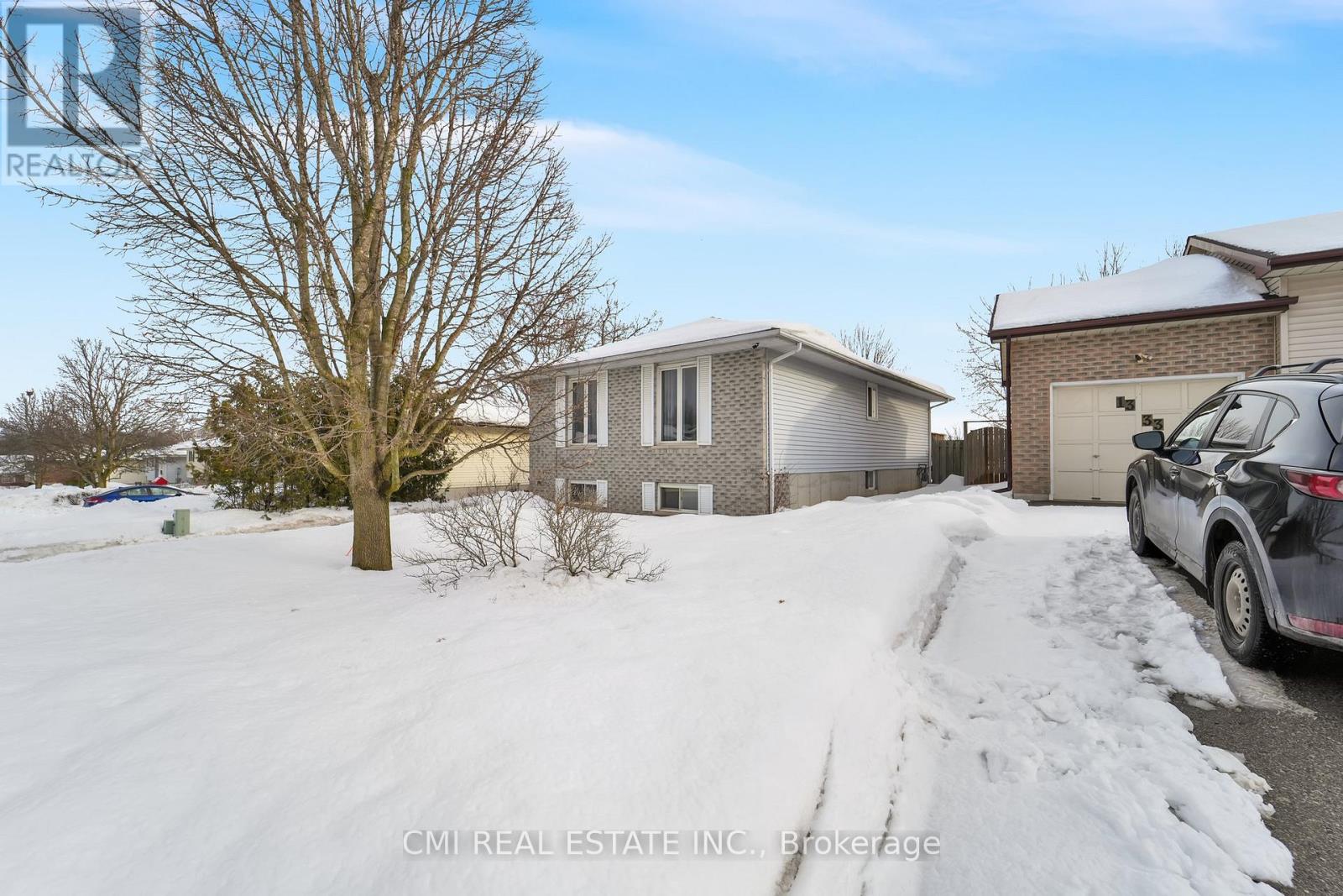 1337 Tudor Crescent, Peterborough, Ontario  K9L 1X1 - Photo 3 - X12642970