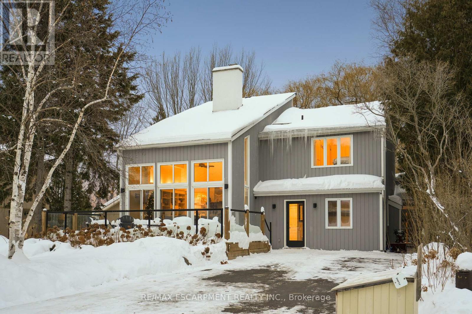 144 Carmichael Crescent, Blue Mountains, Ontario  L9Y 0R3 - Photo 2 - X12642990