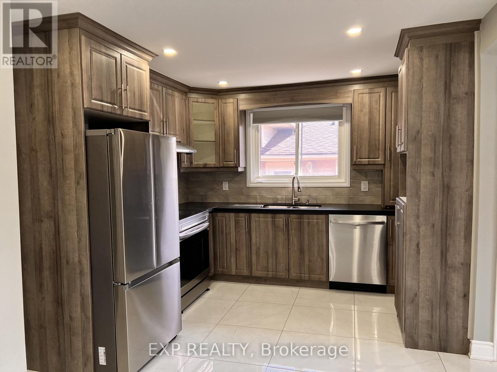 64 Gainsborough Road, Hamilton, Ontario  L8E 1E1 - Photo 13 - X12643016