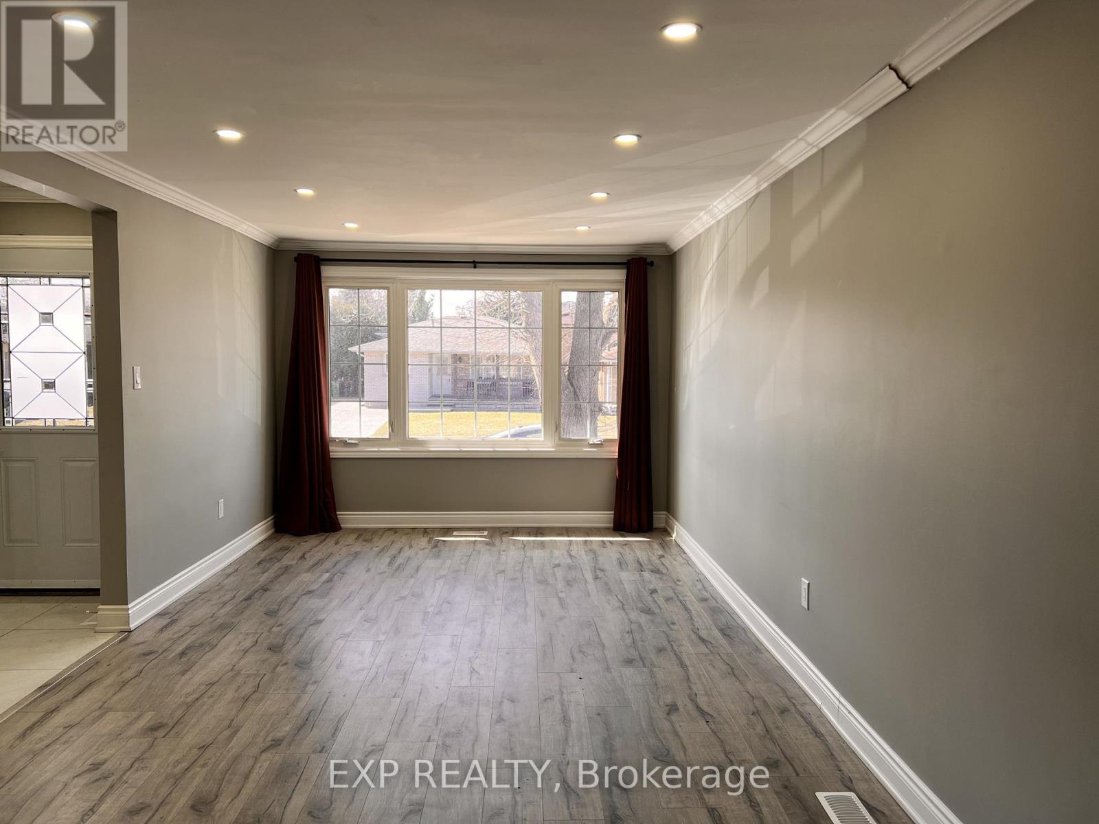 64 Gainsborough Road, Hamilton, Ontario  L8E 1E1 - Photo 7 - X12643016