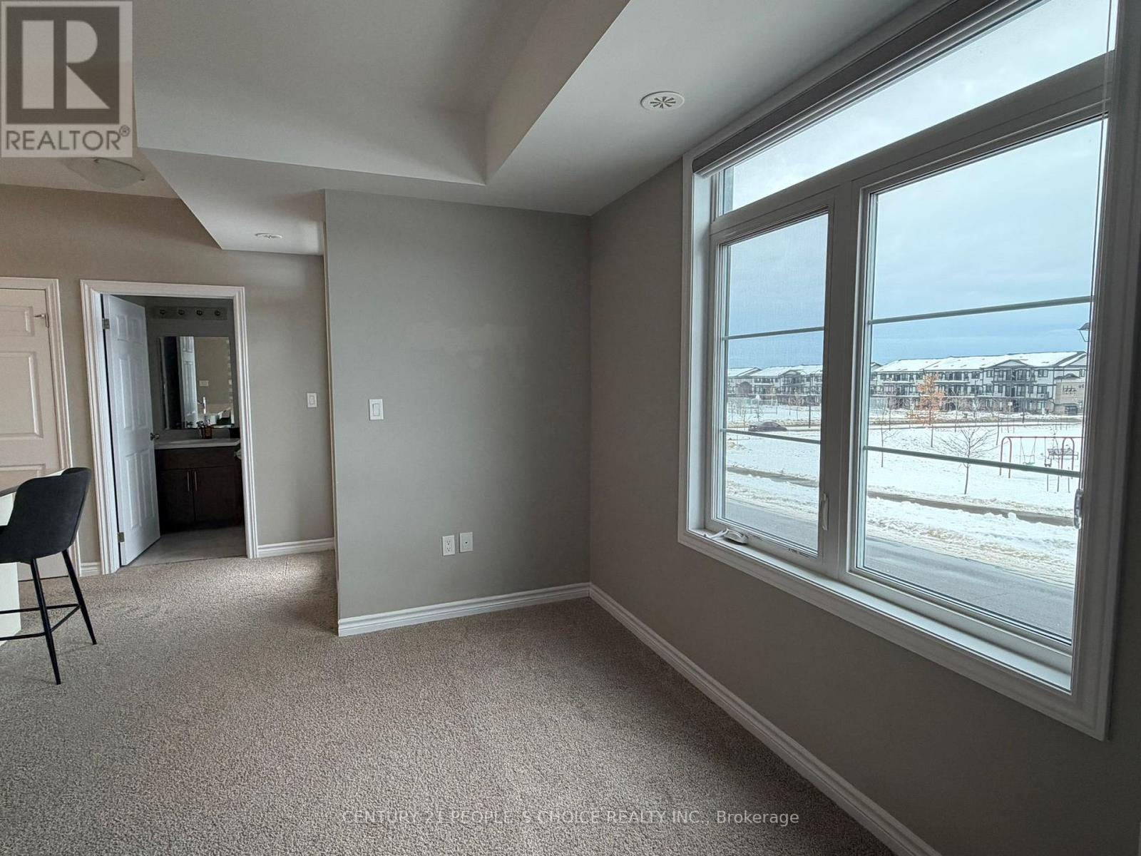 66 Oat Lane, Kitchener, Ontario  N2R 1R7 - Photo 3 - X12643048