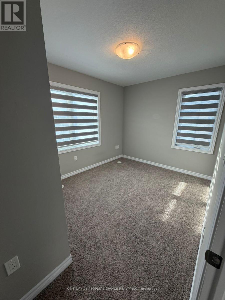 66 Oat Lane, Kitchener, Ontario  N2R 1R7 - Photo 5 - X12643048