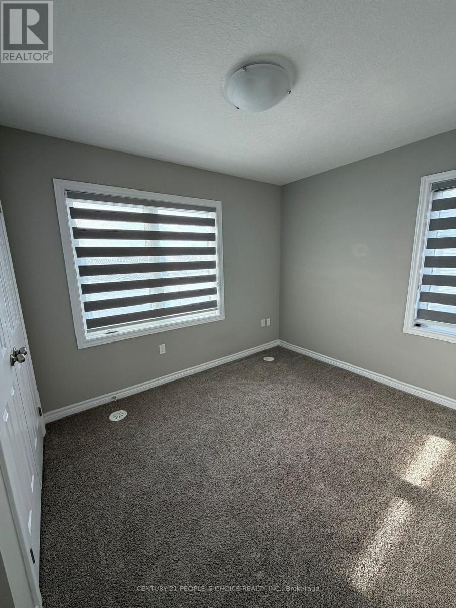 66 Oat Lane, Kitchener, Ontario  N2R 1R7 - Photo 7 - X12643048