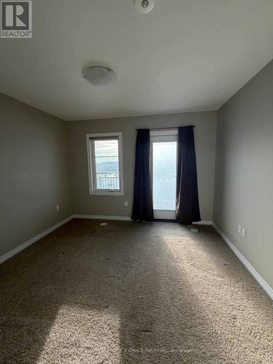 66 Oat Lane, Kitchener, Ontario  N2R 1R7 - Photo 8 - X12643048