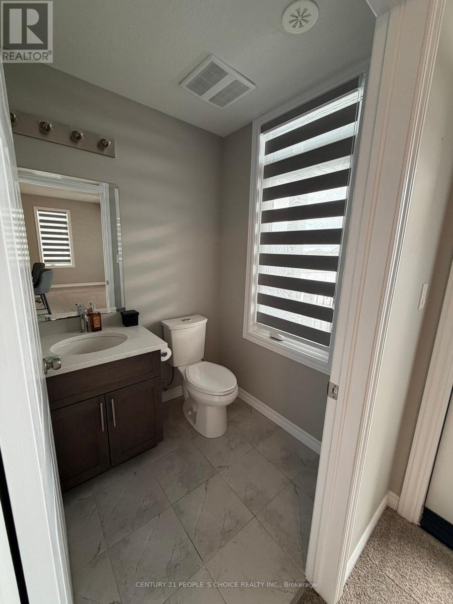 66 Oat Lane, Kitchener, Ontario  N2R 1R7 - Photo 9 - X12643048