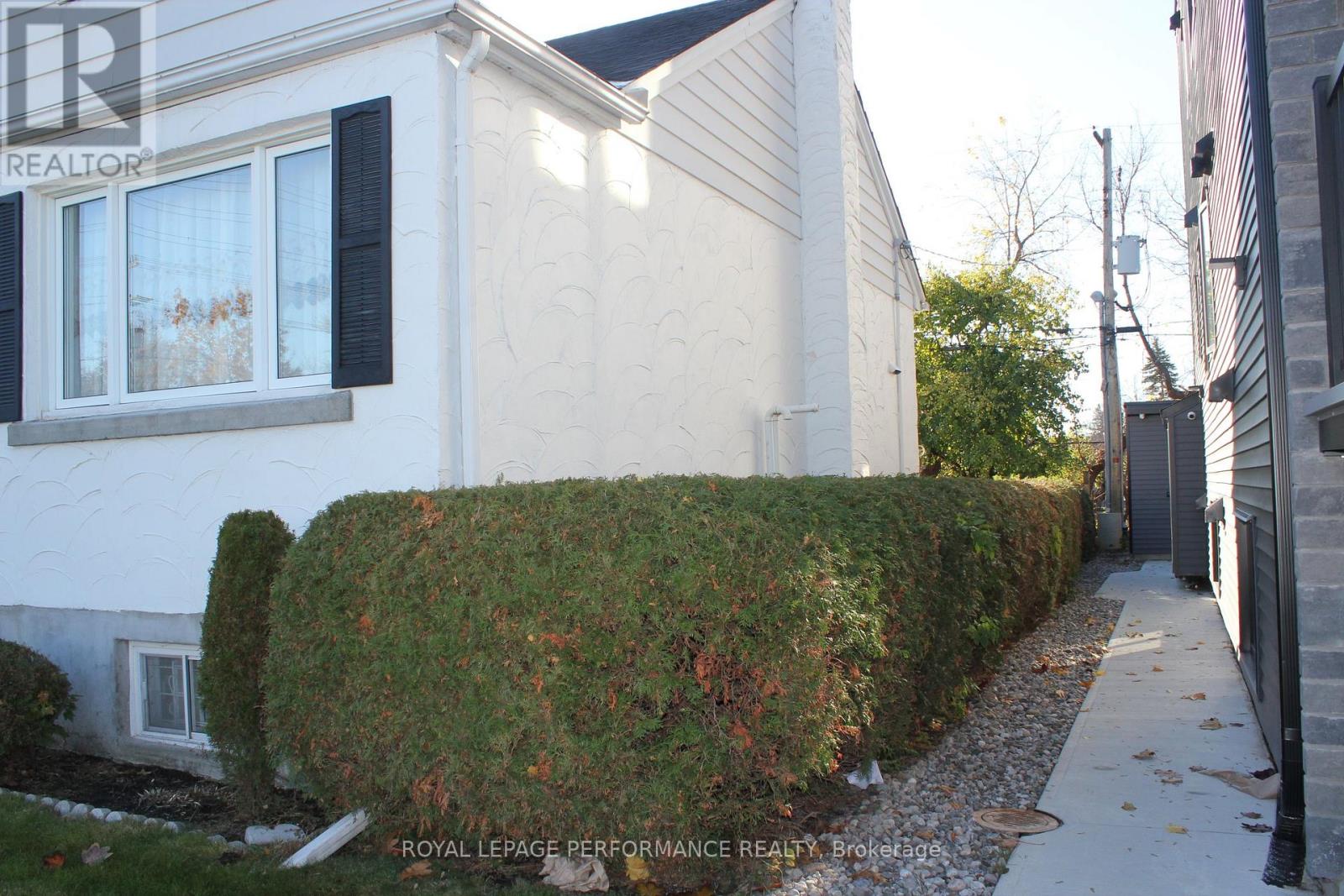 456 Blake Boulevard, Ottawa, Ontario  K1K 1B1 - Photo 22 - X12642156