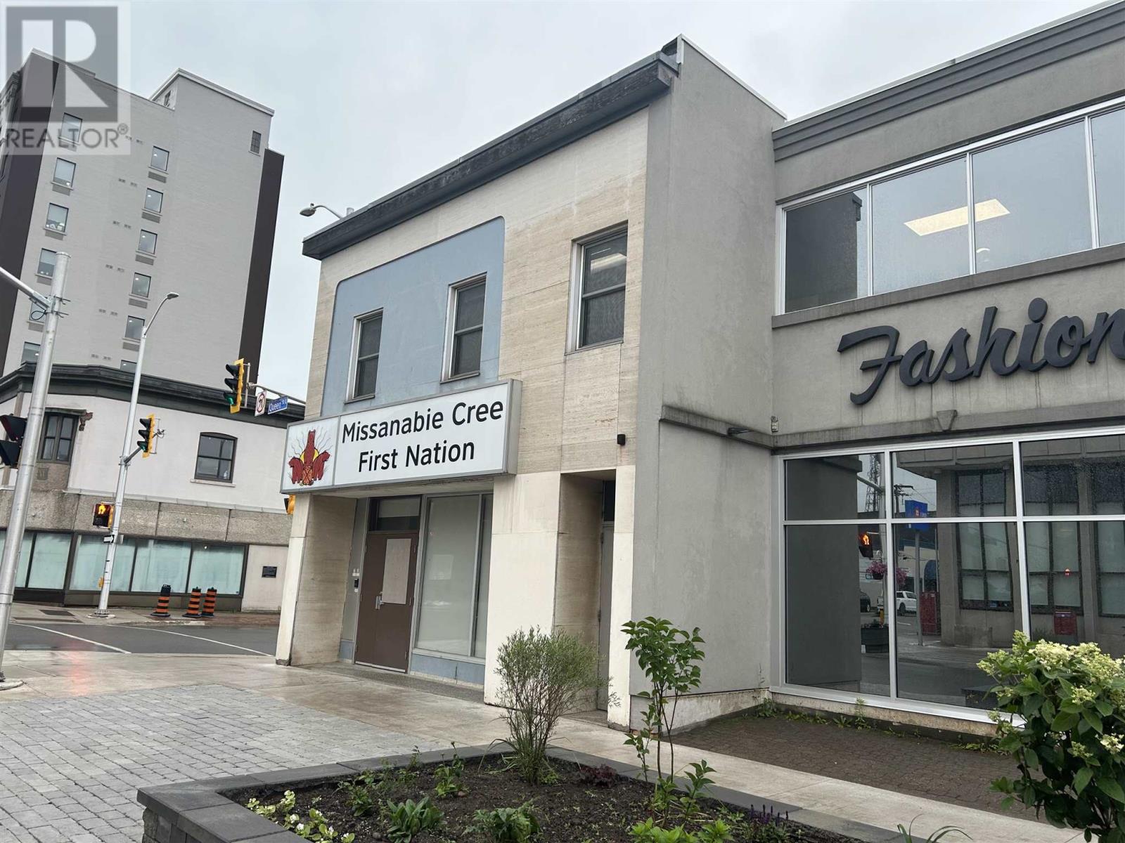 557 Queen St, Sault Ste. Marie, Ontario  P6A 2A3 - Photo 3 - SM253506