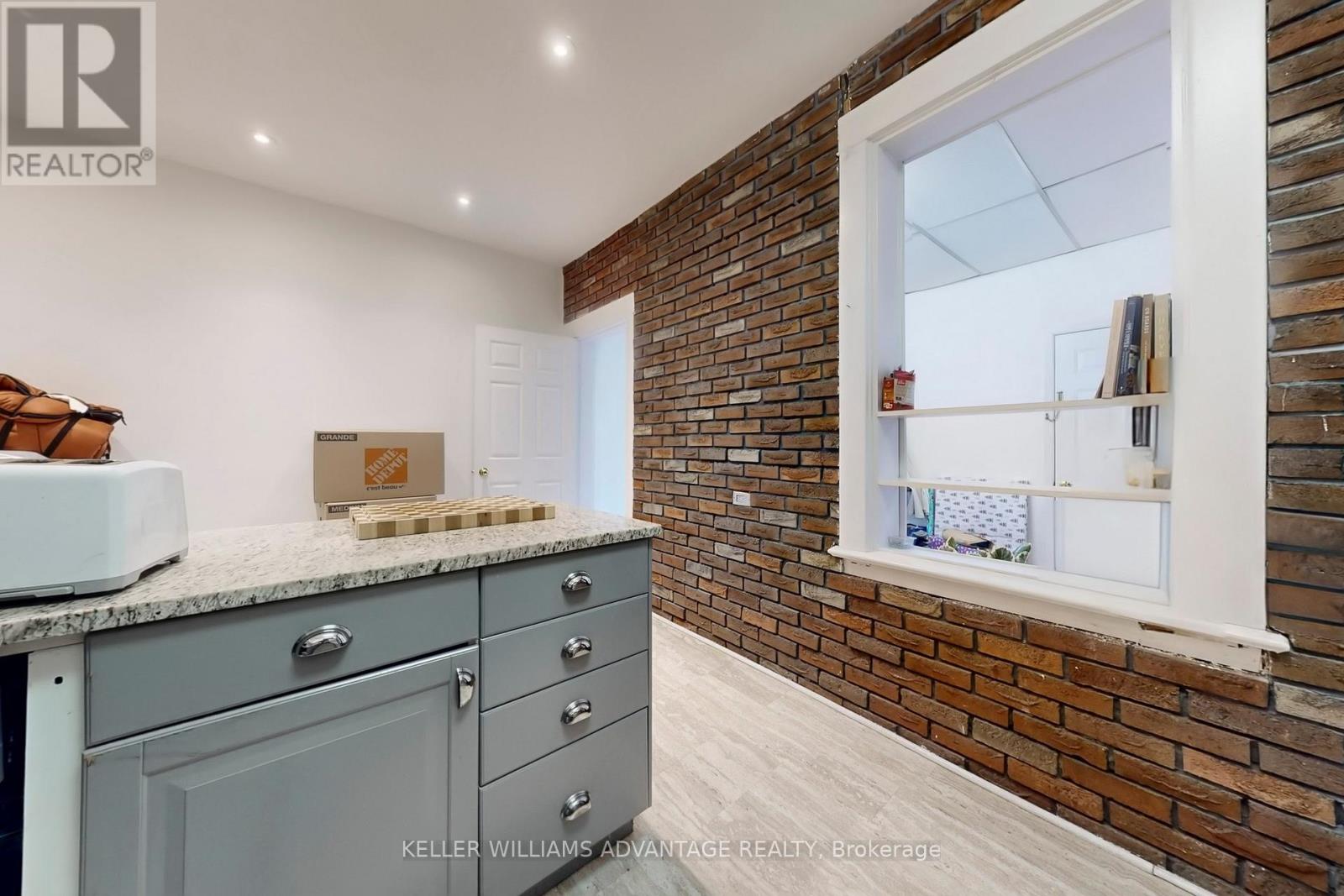 Apt 1 - 26 Indian Road, Toronto (High Park-Swansea), Ontario  M6R 2T9 - Photo 11 - W12612062