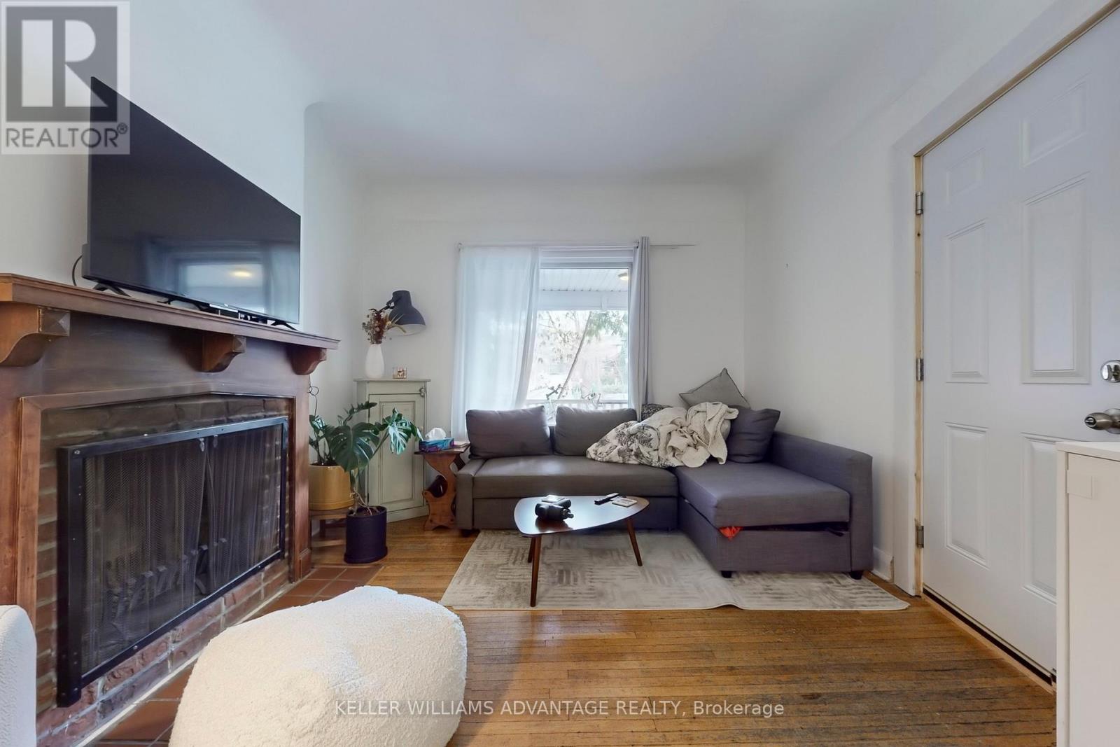 Apt 1 - 26 Indian Road, Toronto (High Park-Swansea), Ontario  M6R 2T9 - Photo 3 - W12612062