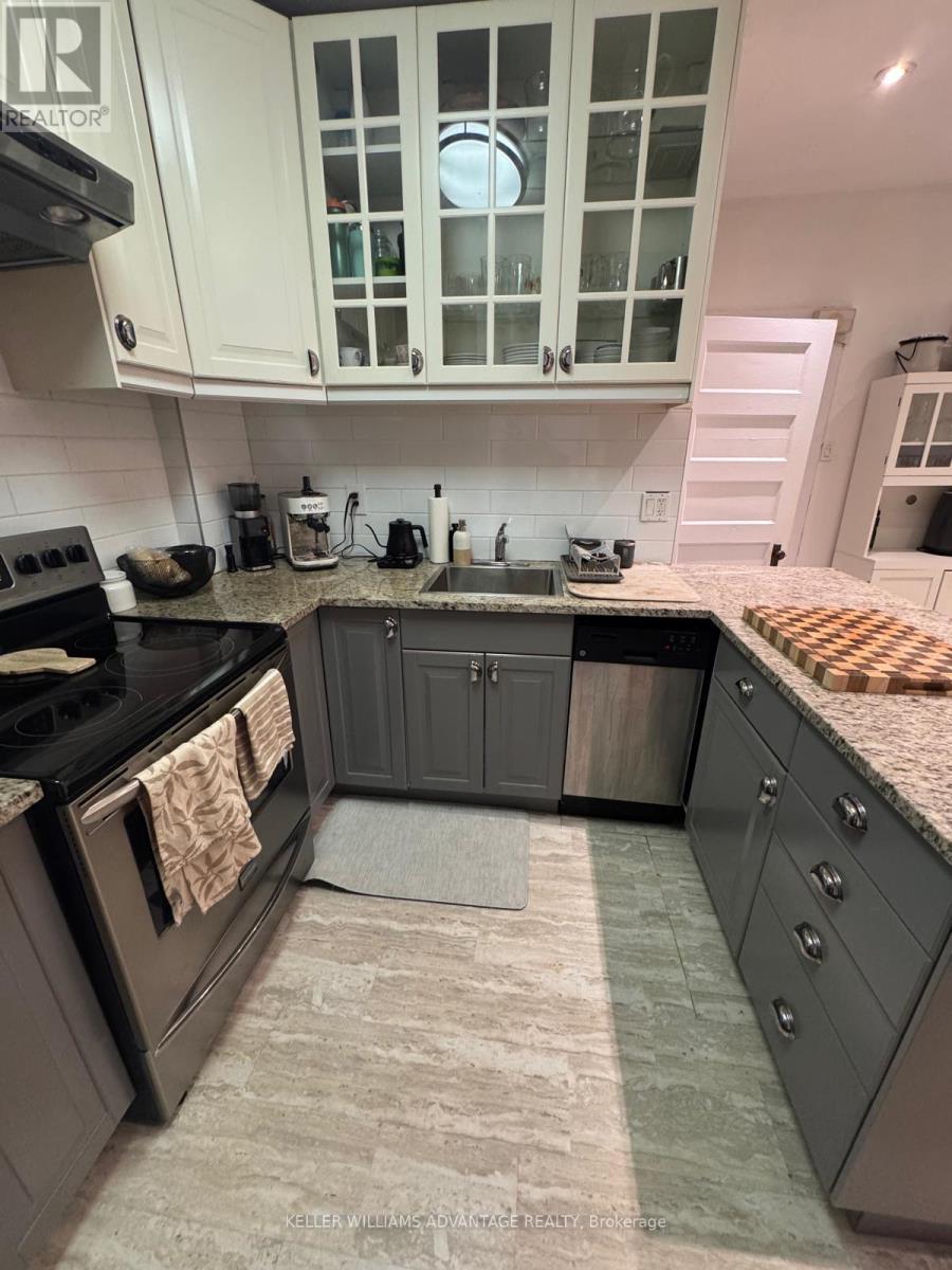 Apt 1 - 26 Indian Road, Toronto (High Park-Swansea), Ontario  M6R 2T9 - Photo 9 - W12612062