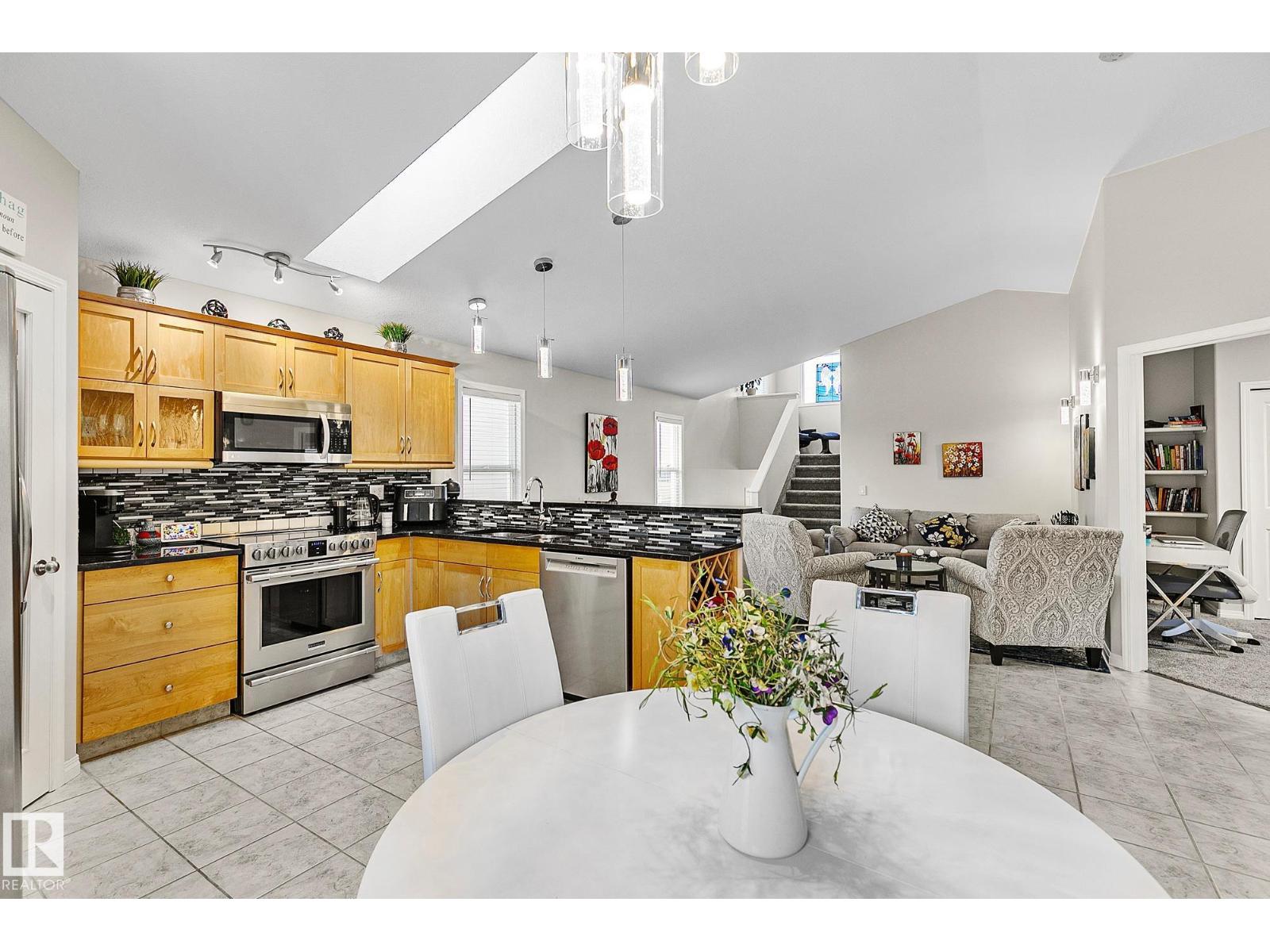 1035 Macewan Cl Sw, Edmonton, Alberta  T6W 1K2 - Photo 8 - E4468395