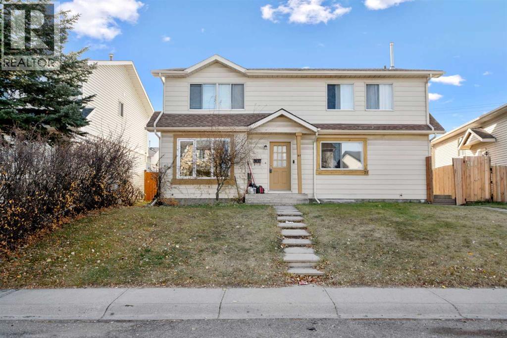 69 Castlebrook Way NE, Calgary, Alberta