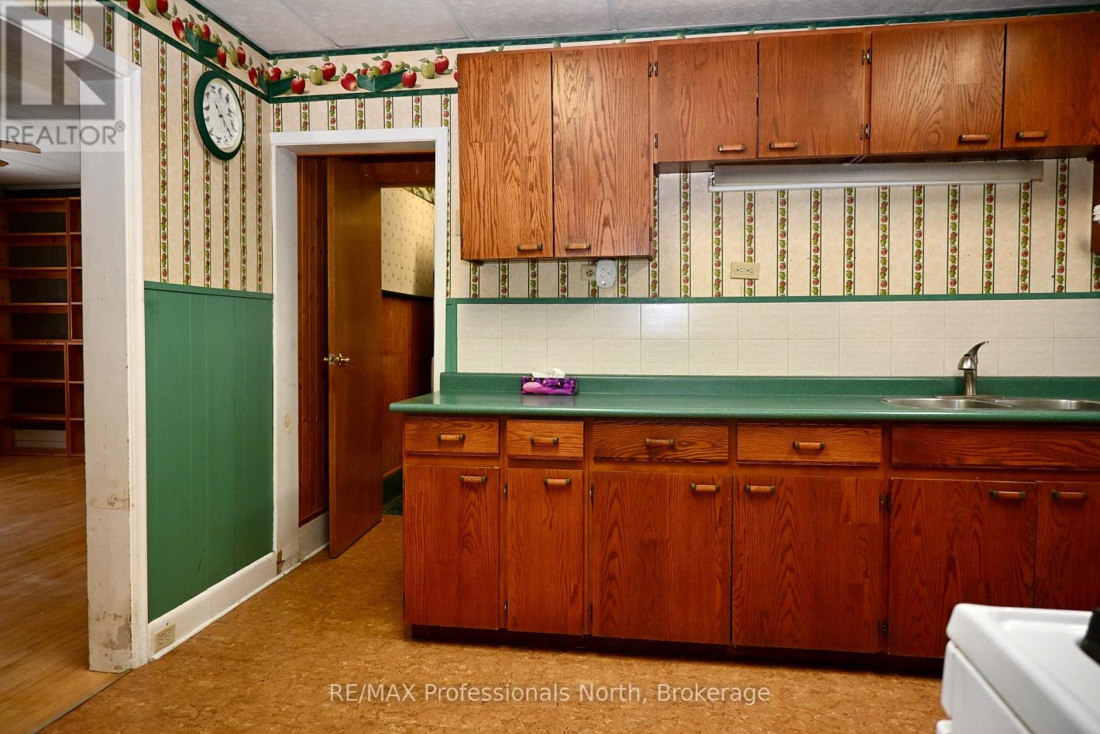 330 John Street S, Gravenhurst, Ontario  P1P 1J1 - Photo 19 - X12593744