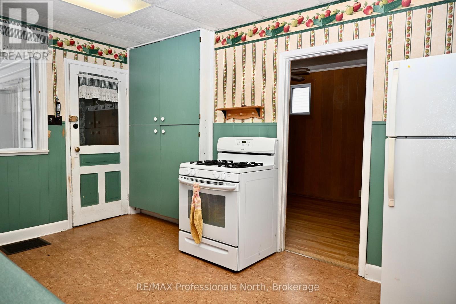 330 John Street S, Gravenhurst, Ontario  P1P 1J1 - Photo 18 - X12593744