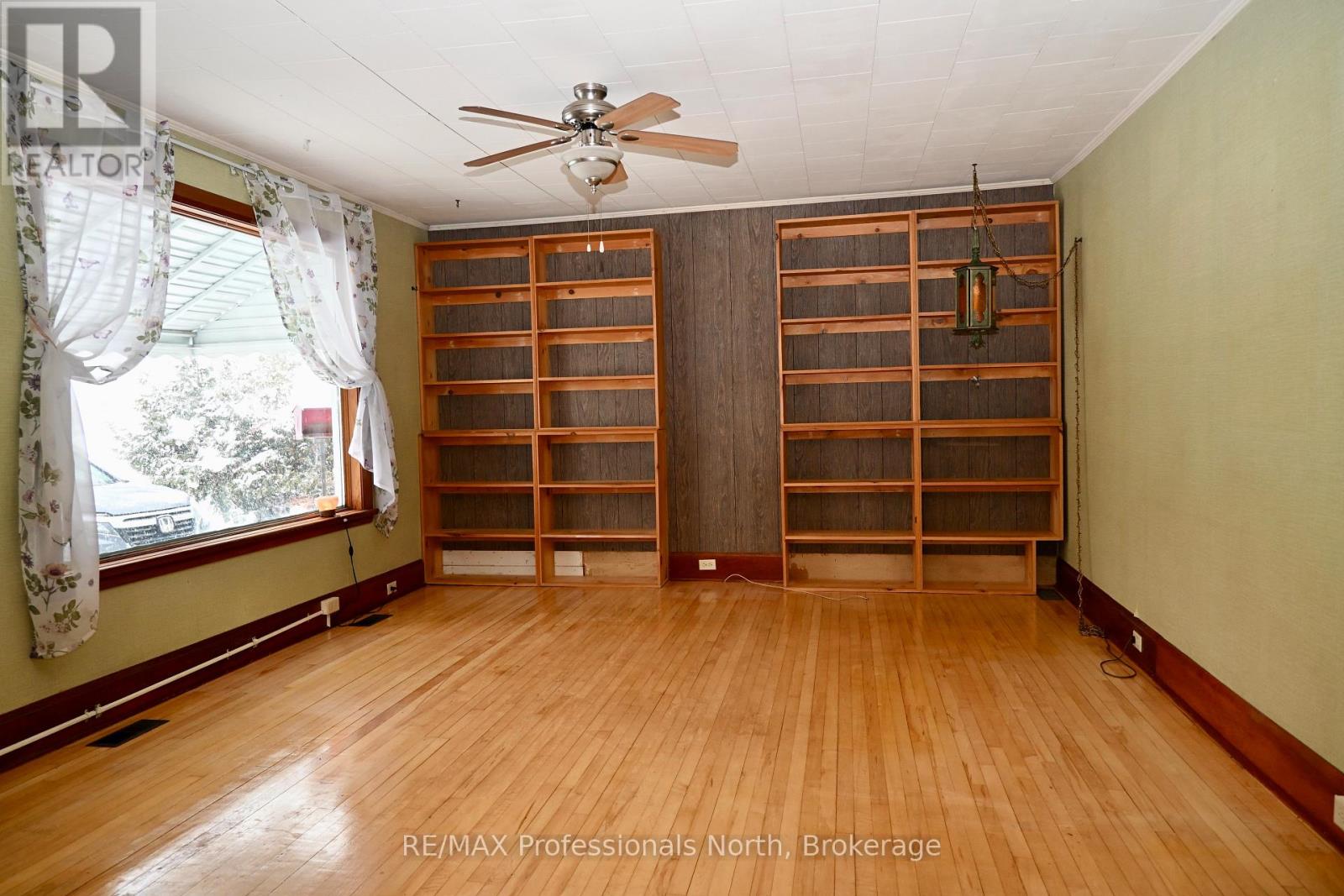 330 John Street S, Gravenhurst, Ontario  P1P 1J1 - Photo 9 - X12593744