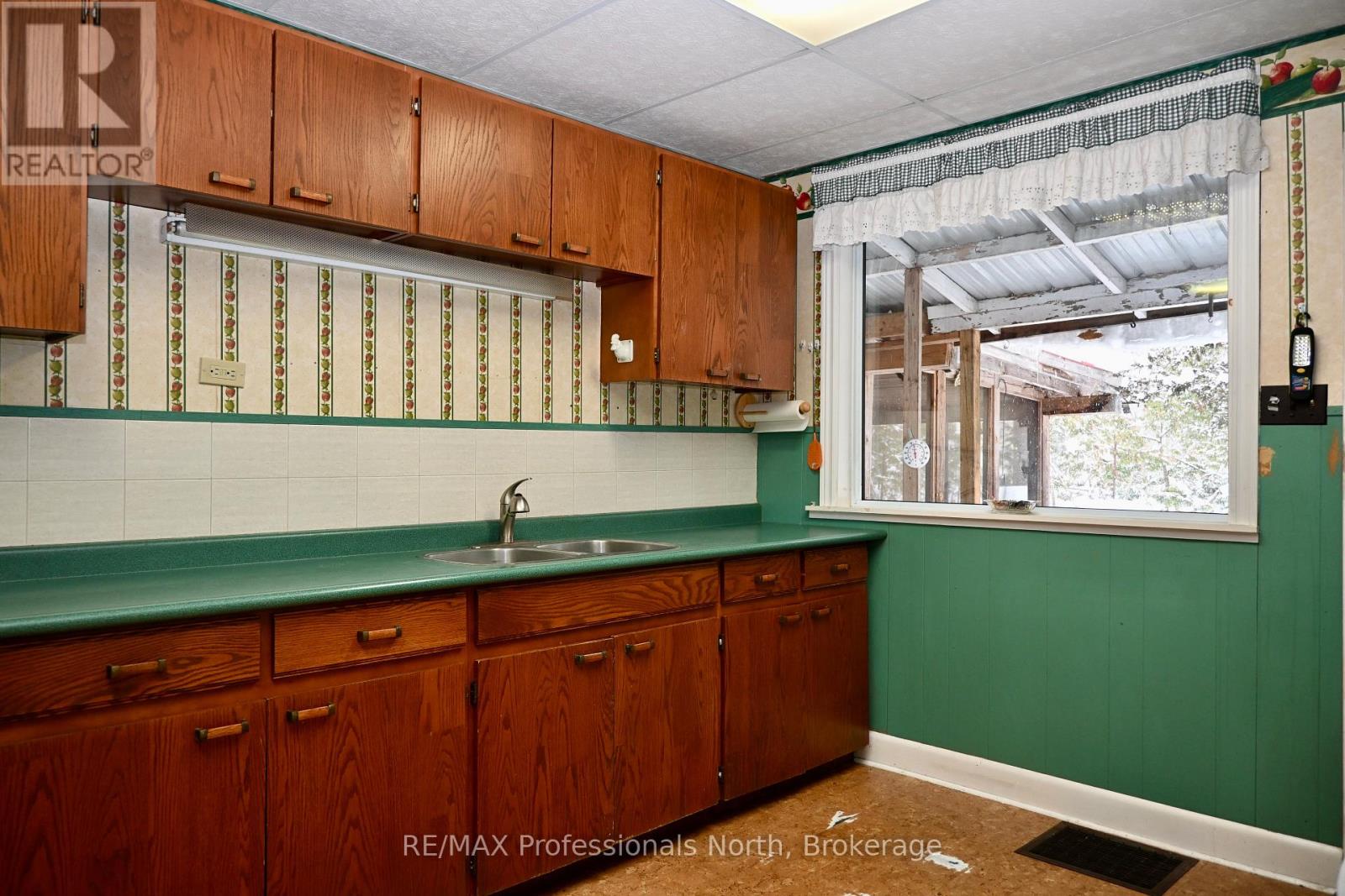 330 John Street S, Gravenhurst, Ontario  P1P 1J1 - Photo 20 - X12593744