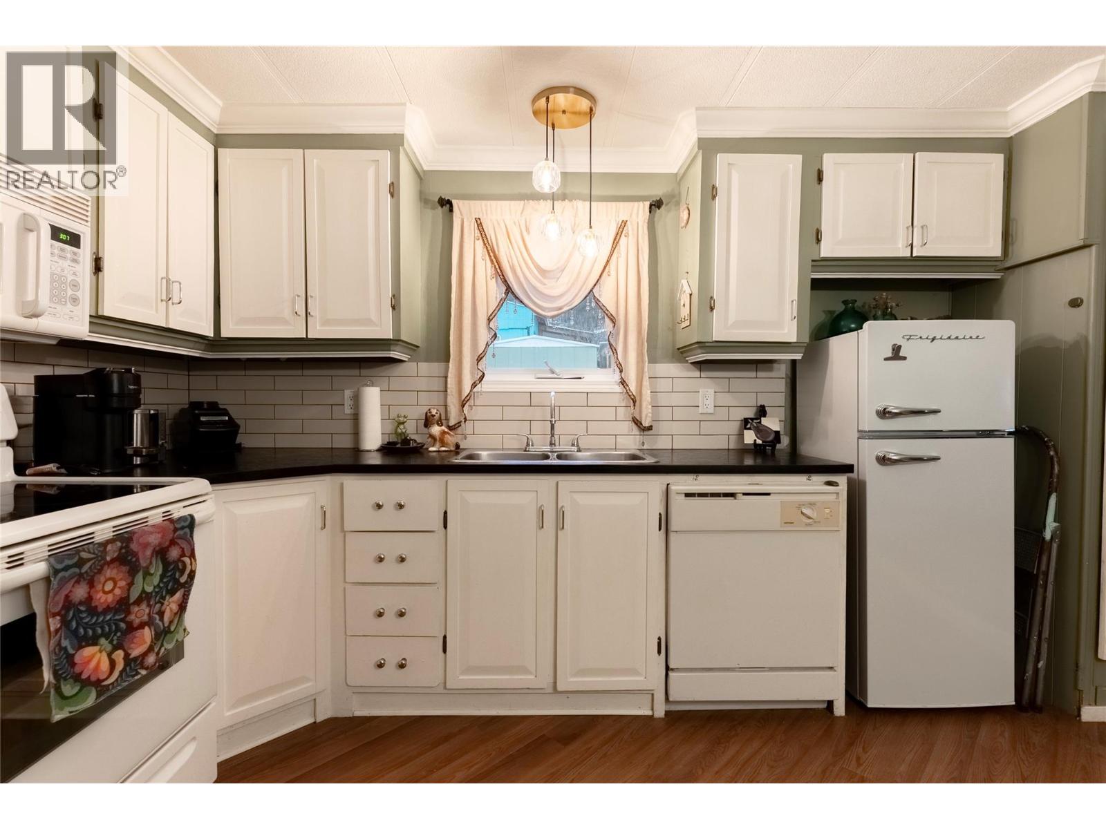 2 Topaz Crescent, Logan Lake, British Columbia  V0K 1W0 - Photo 6 - 10371378