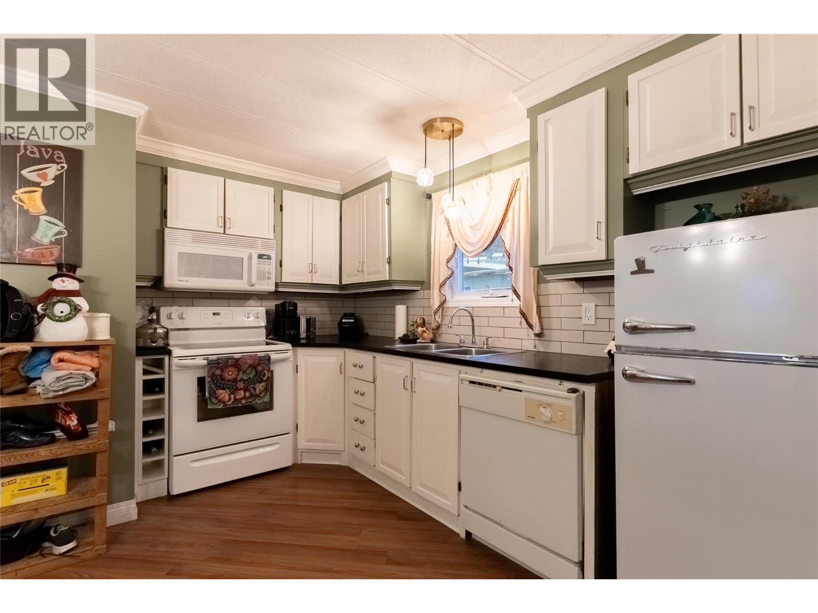 2 Topaz Crescent, Logan Lake, British Columbia  V0K 1W0 - Photo 7 - 10371378