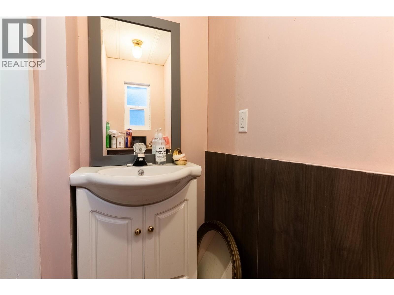 2 Topaz Crescent, Logan Lake, British Columbia  V0K 1W0 - Photo 9 - 10371378