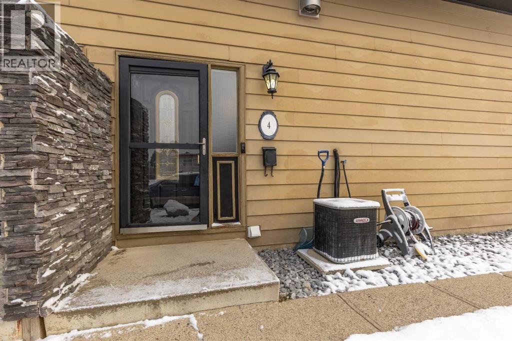 4, 1701 St Edward Boulevard N, Lethbridge, Alberta  T1H 1X2 - Photo 3 - A2272580