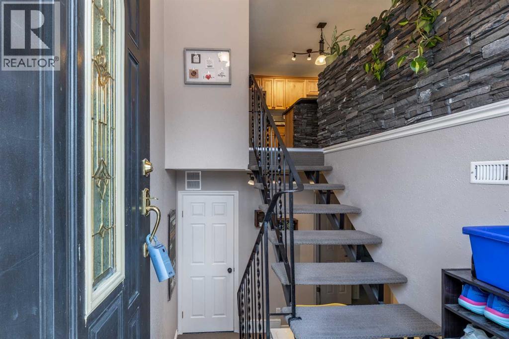 4, 1701 St Edward Boulevard N, Lethbridge, Alberta  T1H 1X2 - Photo 5 - A2272580