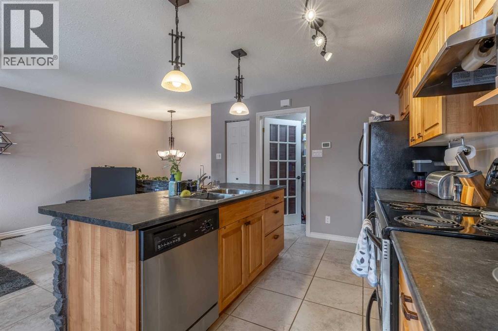 4, 1701 St Edward Boulevard N, Lethbridge, Alberta  T1H 1X2 - Photo 13 - A2272580