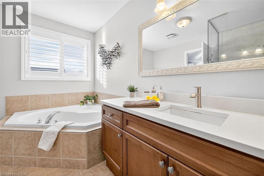 3 Sasha Court, Stoney Creek, Ontario  L8E 0A3 - Photo 30 - 40772879