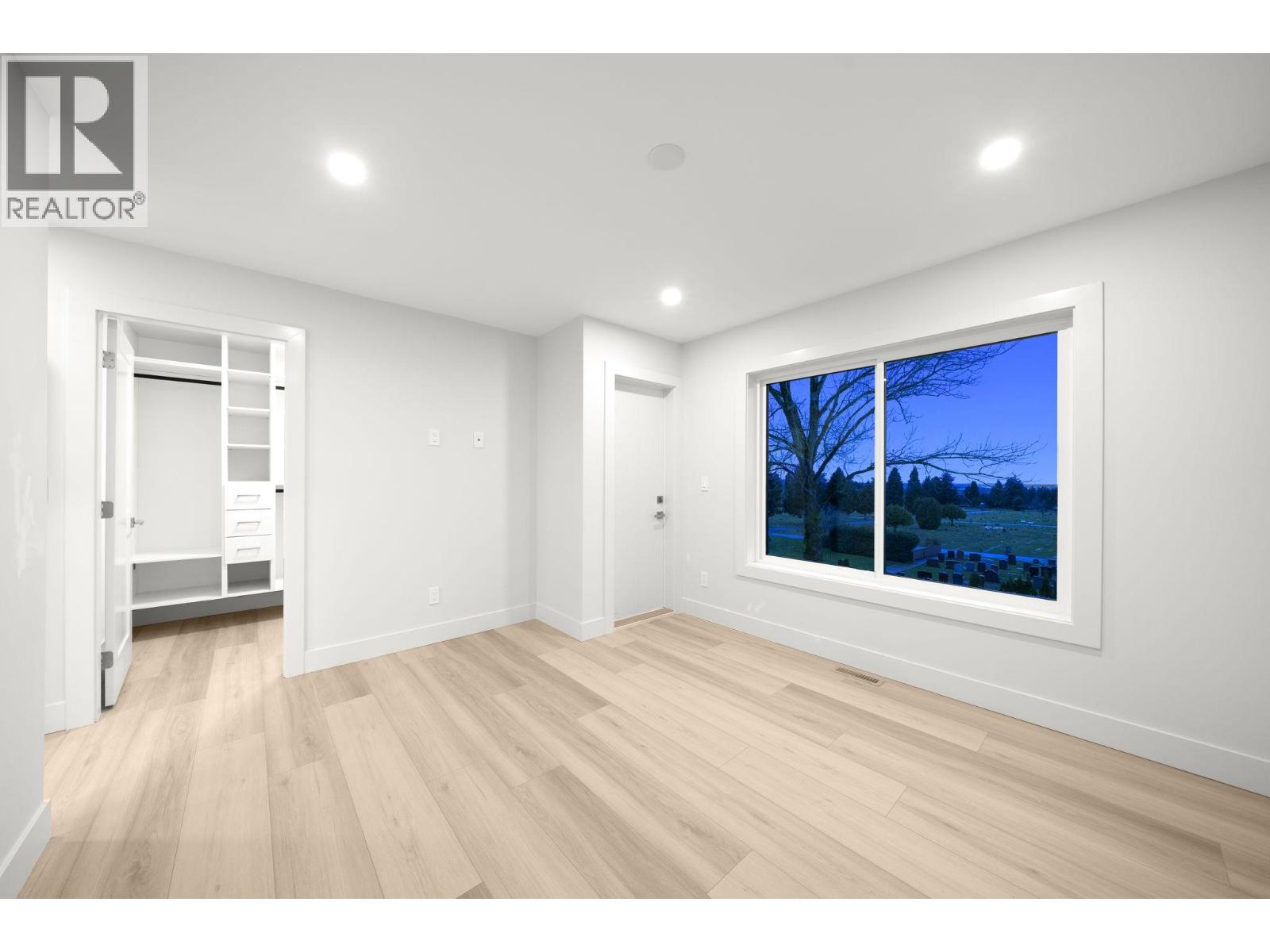 2 3881 Hurst Street, Burnaby, British Columbia  V5J 1M4 - Photo 25 - R3074281