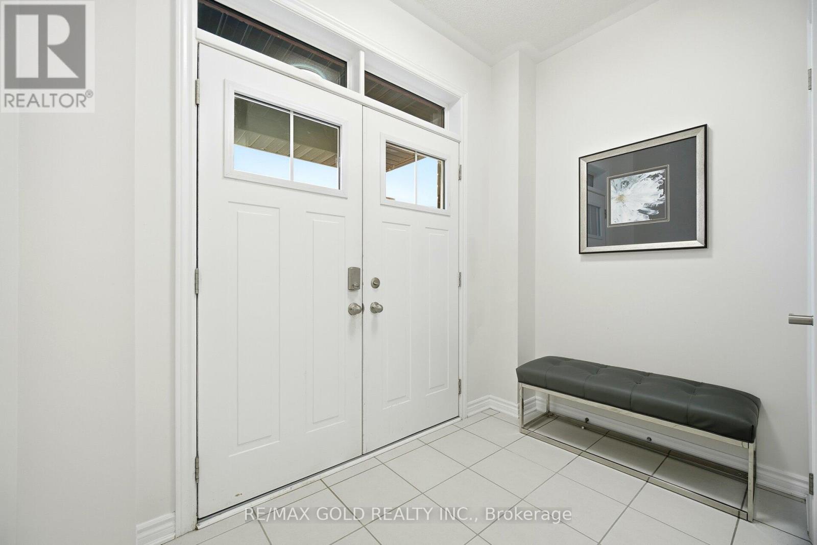 15 Spinland Street, Caledon, Ontario  L7C 4K4 - Photo 5 - W12638518